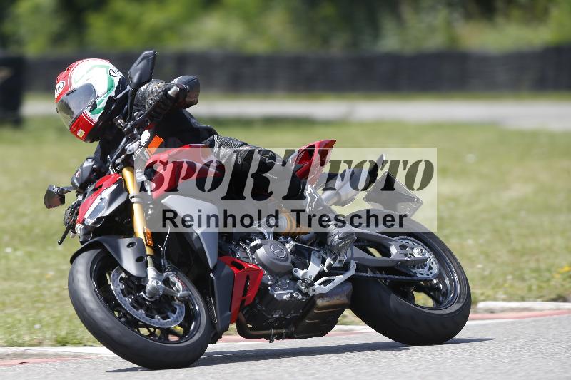 /27 12.06.2025 Ducati Schweiz Trackday Warmup  ADR/gruen-vert/ohne